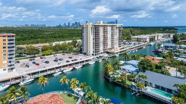 $2,250 | 2500 Northeast 135th Street, Unit B506, North Miami, FL 33181