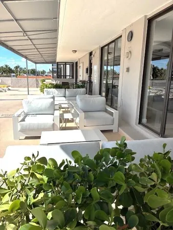 $2,250 | 2500 Northeast 135th Street, Unit B506, North Miami, FL 33181