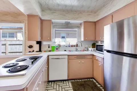 $450,000 | 4050 Church Street, Skokie, IL 60076