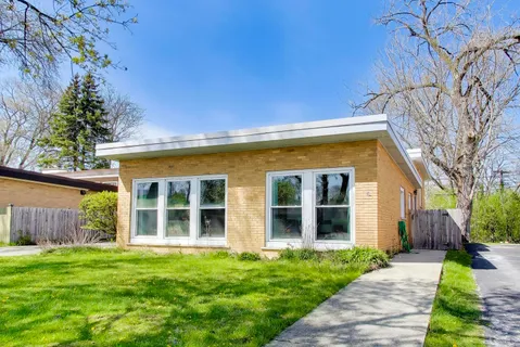 $450,000 | 4050 Church Street, Skokie, IL 60076