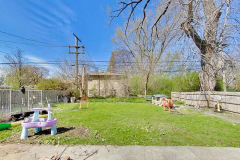 $450,000 | 4050 Church Street, Skokie, IL 60076