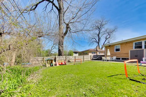 $450,000 | 4050 Church Street, Skokie, IL 60076