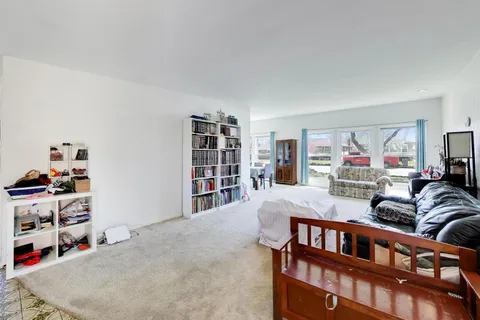 $450,000 | 4050 Church Street, Skokie, IL 60076