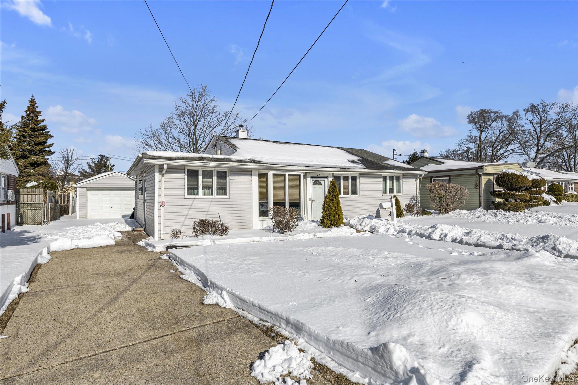 88 Spruce Lane Valley Stream, NY 11581 - Photo 2 of 15