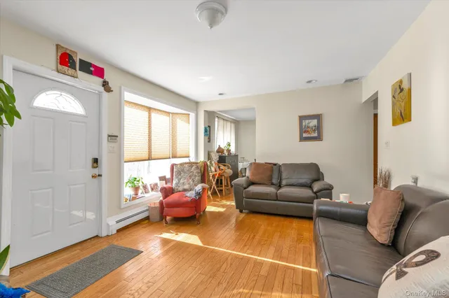 $690,000 | 88 Spruce Lane, Valley Stream, NY 11581