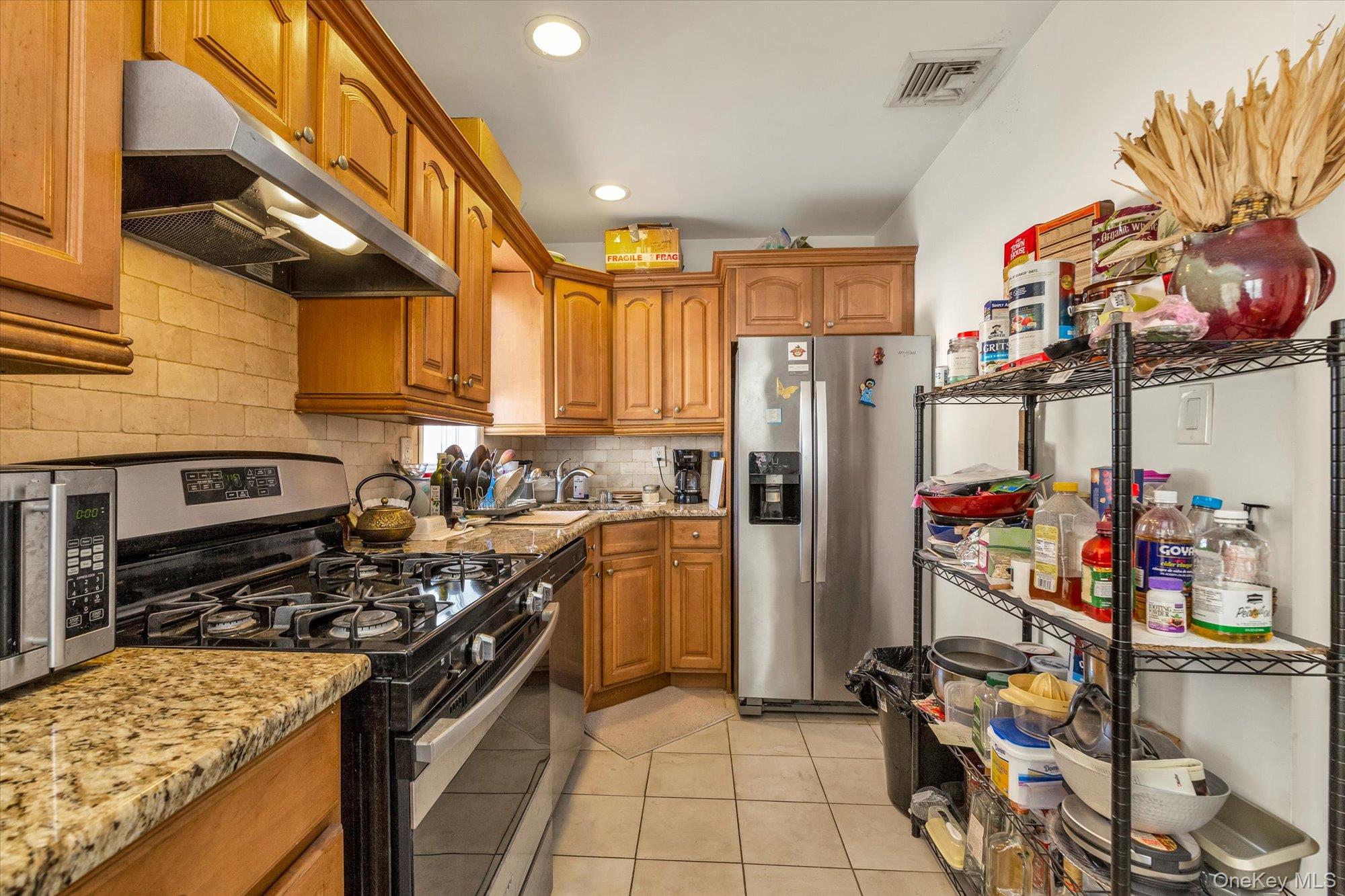 88 Spruce Lane Valley Stream, NY 11581 - Photo 8 of 15