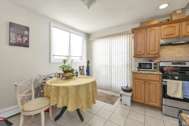 $690,000 | 88 Spruce Lane, Valley Stream, NY 11581