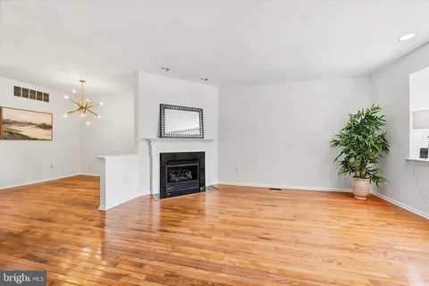 $449,900 | 16 Linda Lane, Aston, PA 19014