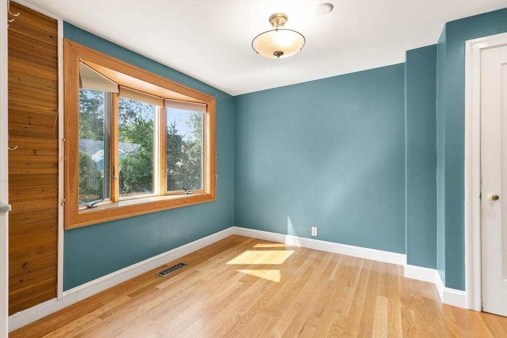 15 Elmhurst Road Stoneham, MA 02180 - Photo 20 of 32 Gallery Image 20