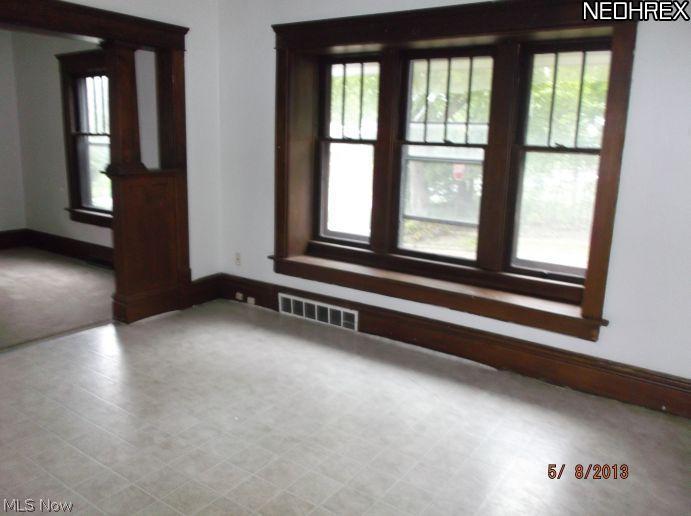 1302 Manchester Road Akron, OH 44307 - Photo 7 of 15