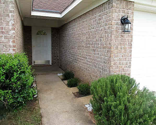 17058 Sugar Loop Foley, AL 36535 - Photo 3 of 18 Front Entryway