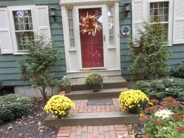 96 Flames Road Marshfield, MA 02050 - Photo 2 of 28 Gallery Image 2