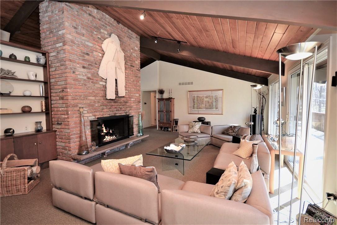 4763 Patrick Road West Bloomfield, MI 48322 - Photo 8 of 48 8.JPG