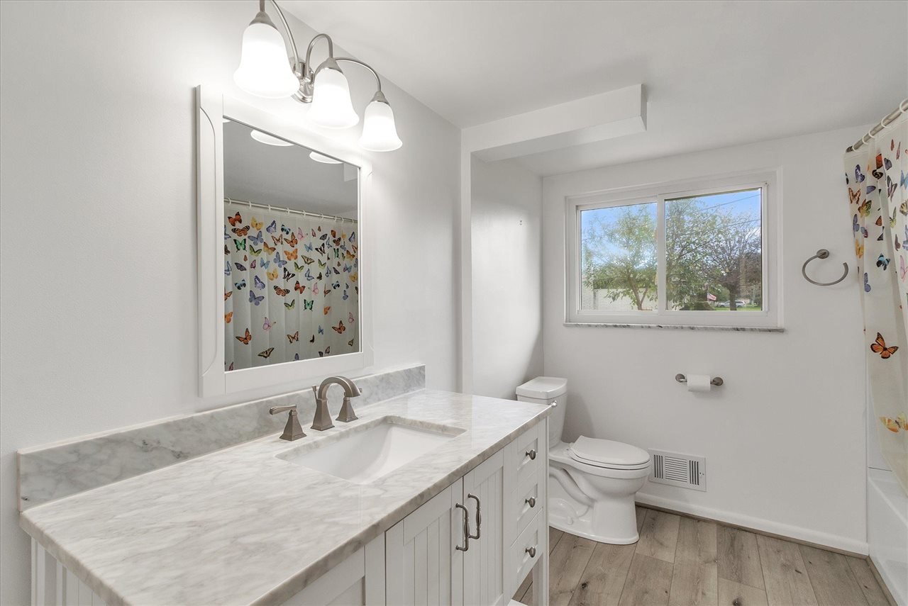 41655 Utica Road Sterling Heights, MI 48313 - Photo 22 of 43 50058720-21.JPG