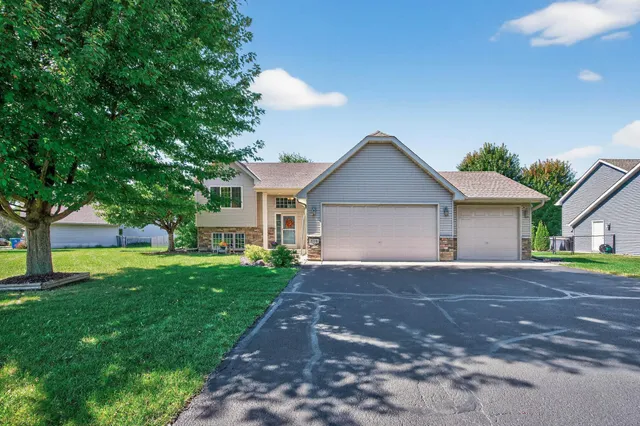 $429,900 | 20194 Farnham Avenue North, Forest Lake, MN 55025