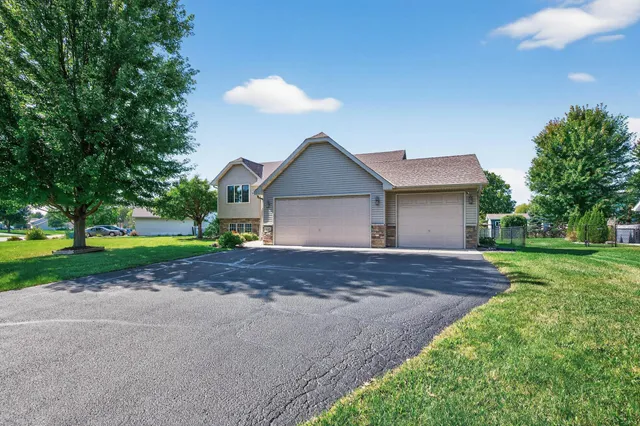 $429,900 | 20194 Farnham Avenue North, Forest Lake, MN 55025