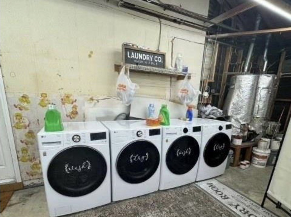 425 Lewis Place Placentia, CA 92870 - Photo 13 of 15 a utility room with dryer and washer