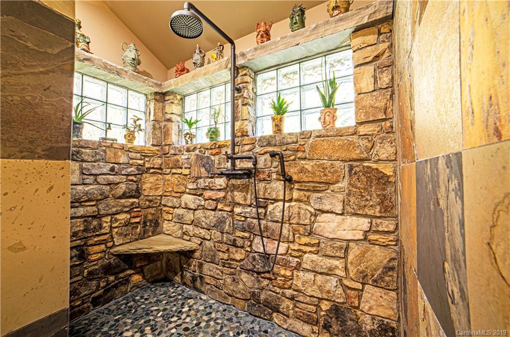 179 Ralphs Rock Ridge Hendersonville, NC 28739 - Photo 14 of 40 Gallery Image 14