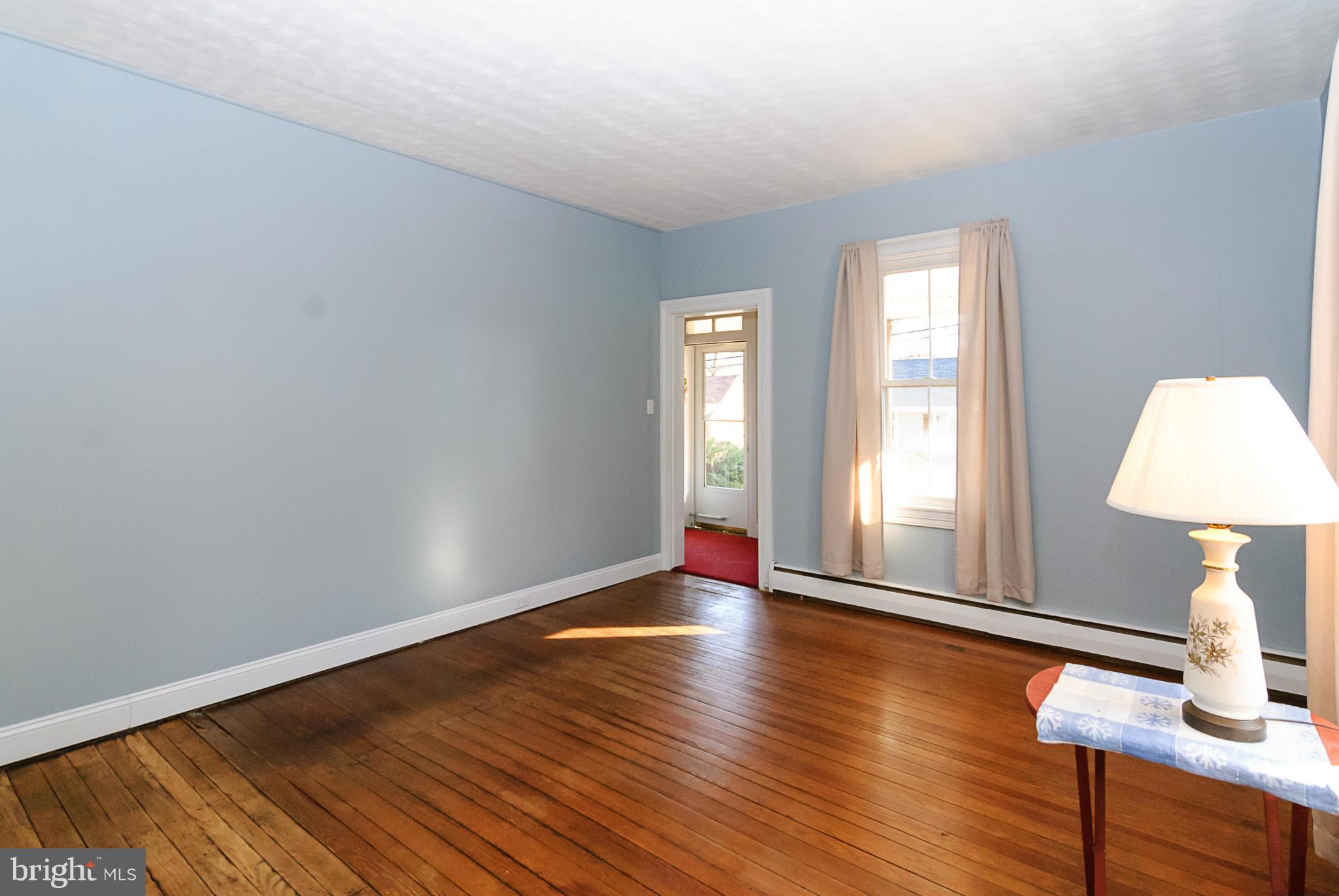 500 Warren Road Cockeysville, MD 21030 - Photo 14 of 28 Living Room