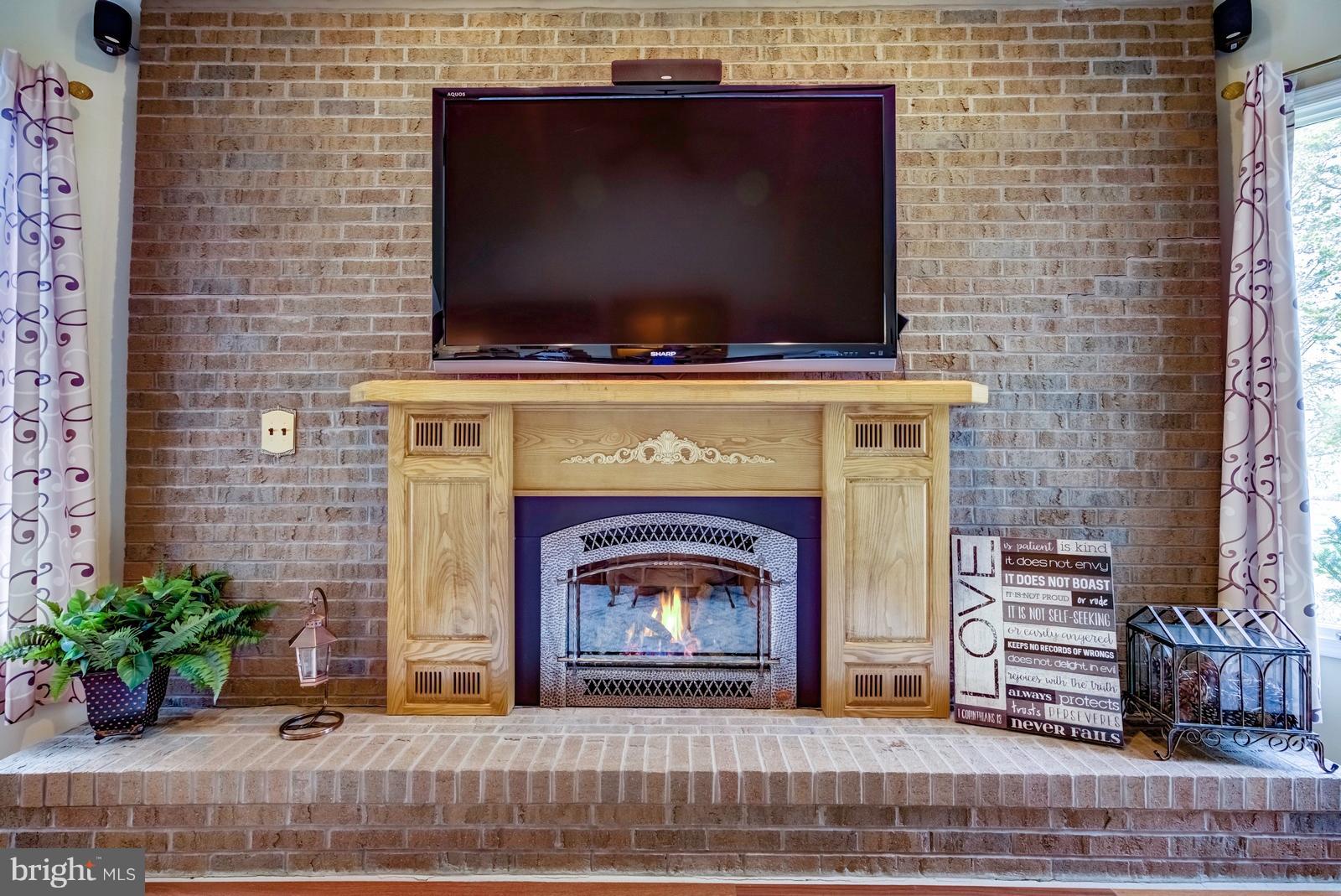 602 Centerton Road Pittsgrove, NJ 08318 - Photo 7 of 51 Family Room Fireplace