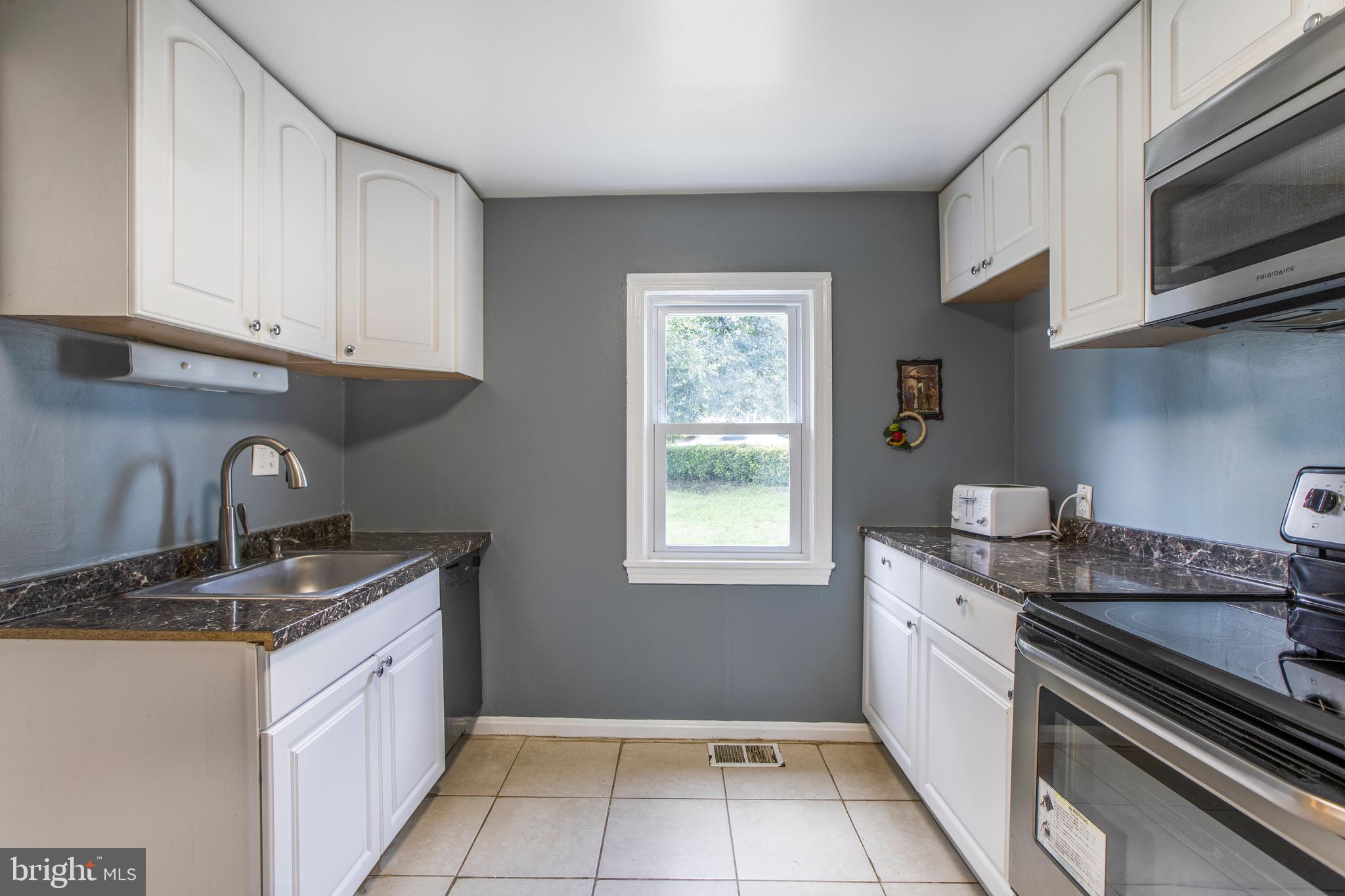 5445 Whitfield Chapel Road Lanham, MD 20706 - Photo 15 of 48