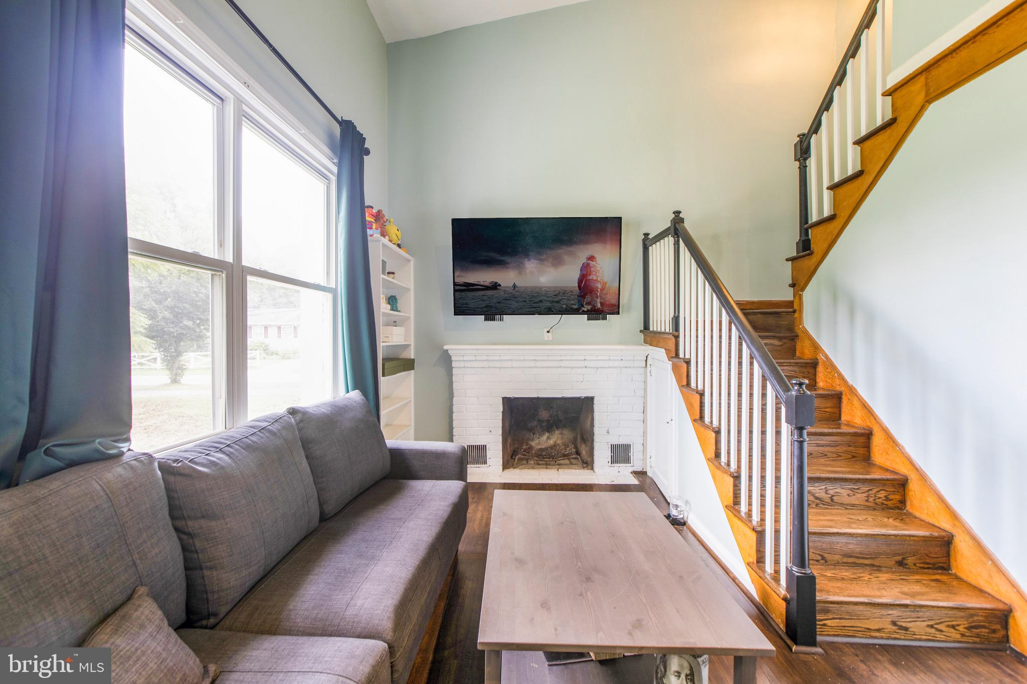 5445 Whitfield Chapel Road Lanham, MD 20706 - Photo 4 of 48