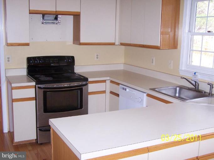 13501 Stockbridge Court Silver Spring, MD 20906 - Photo 7 of 16 Kitchen
