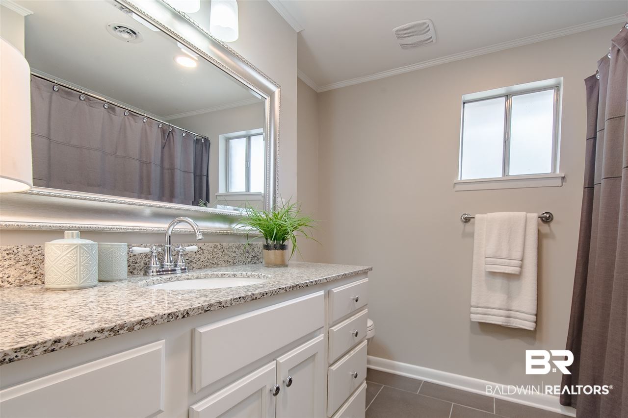 708 West Magnolia Avenue Foley, AL 36535 - Photo 14 of 29 Second Bathroom