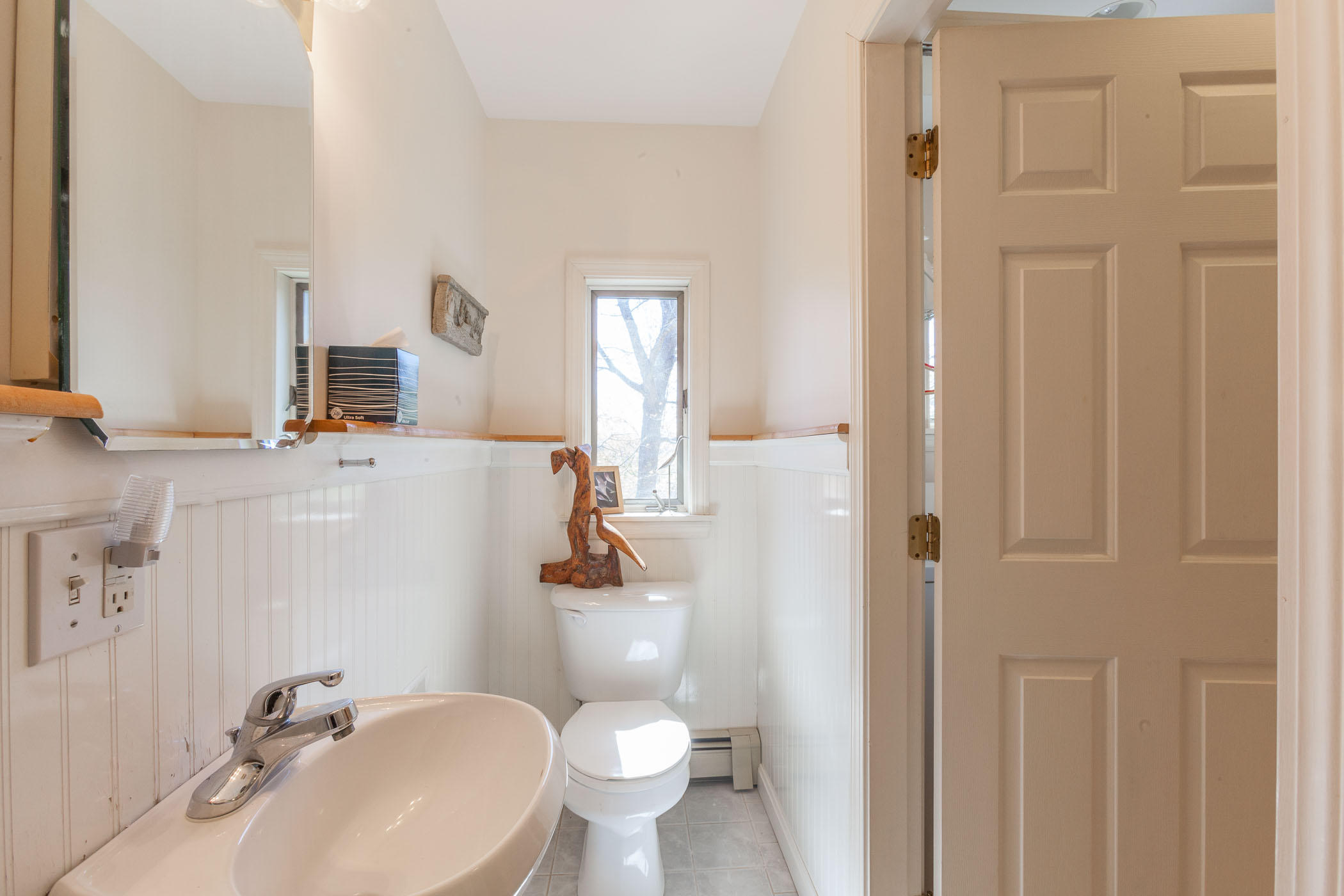 18 Valleybrook Road Ogunquit, ME 03907 - Photo 27 of 33 2nd floor bath