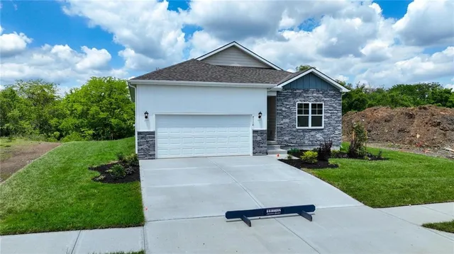 $413,990 | 2709 Mercer Lane, Platte City, MO 64079