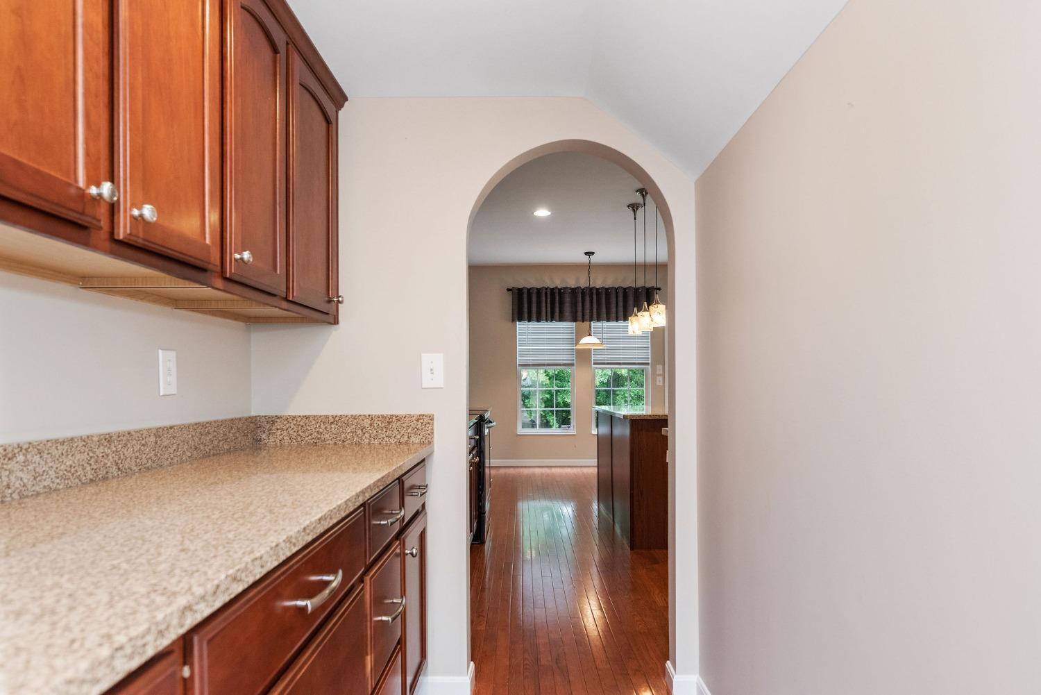 692 Hyacinth Road Cincinnati, OH 45245 - Photo 12 of 41