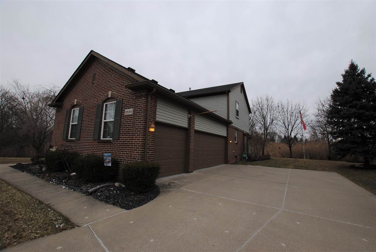2834 Long Meadow Lane Rochester, MI 48307 - Photo 6 of 51 31376900-5.JPG