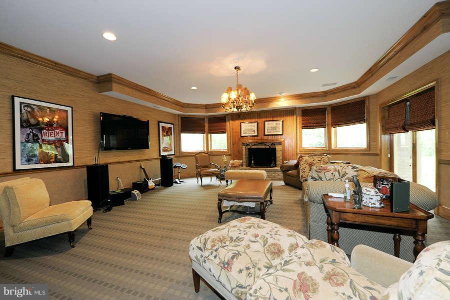 10824 Lockland Road Potomac, MD 20854 - Photo 12 of 19 Interior (General)