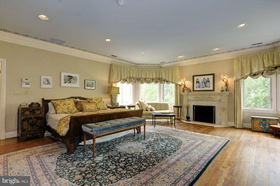 10824 Lockland Road Potomac, MD 20854 - Photo 10 of 19 Interior (General)