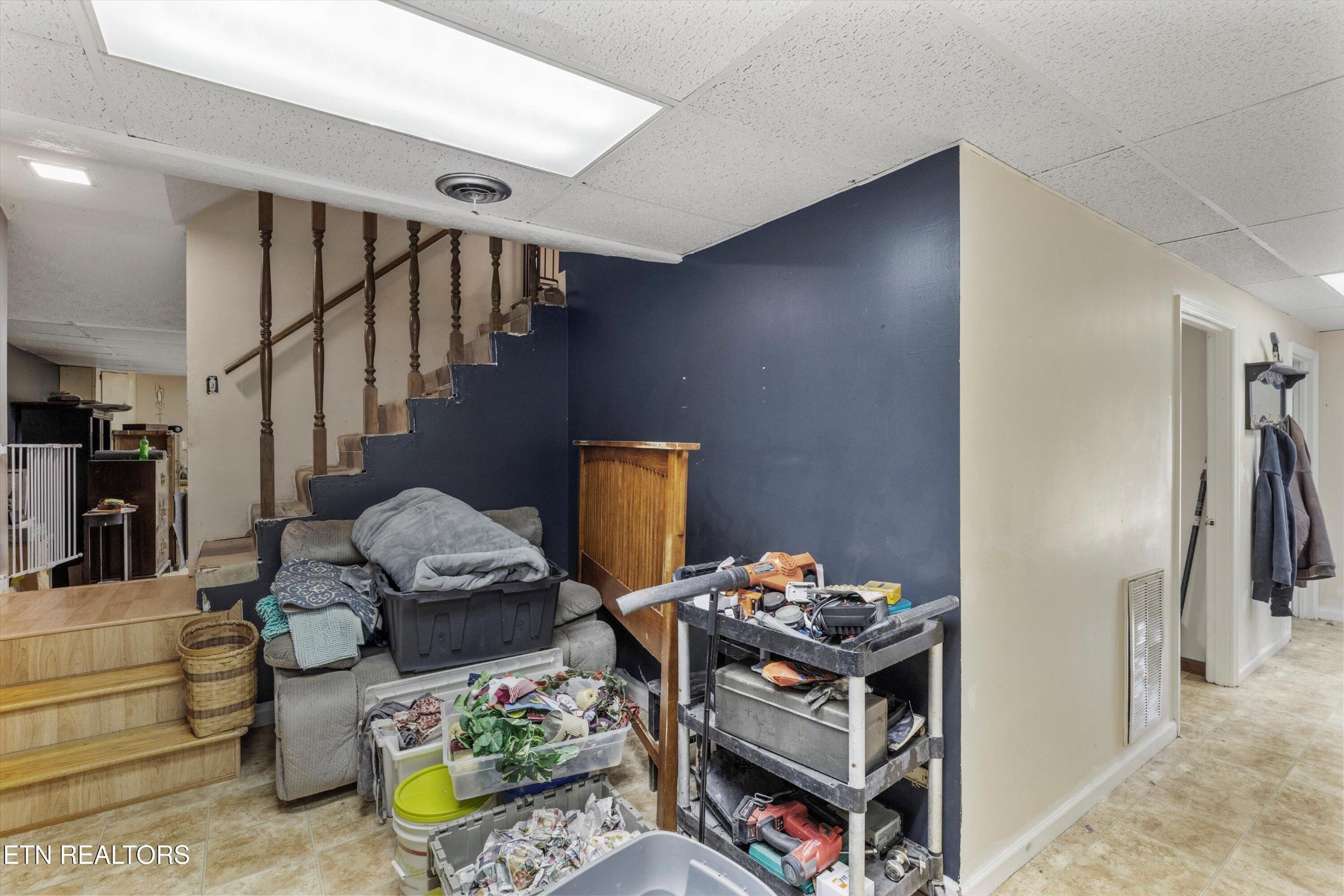 226 Thacker Drive La Follette, TN 37766 - Photo 20 of 51 a living room with furniture and wooden floor