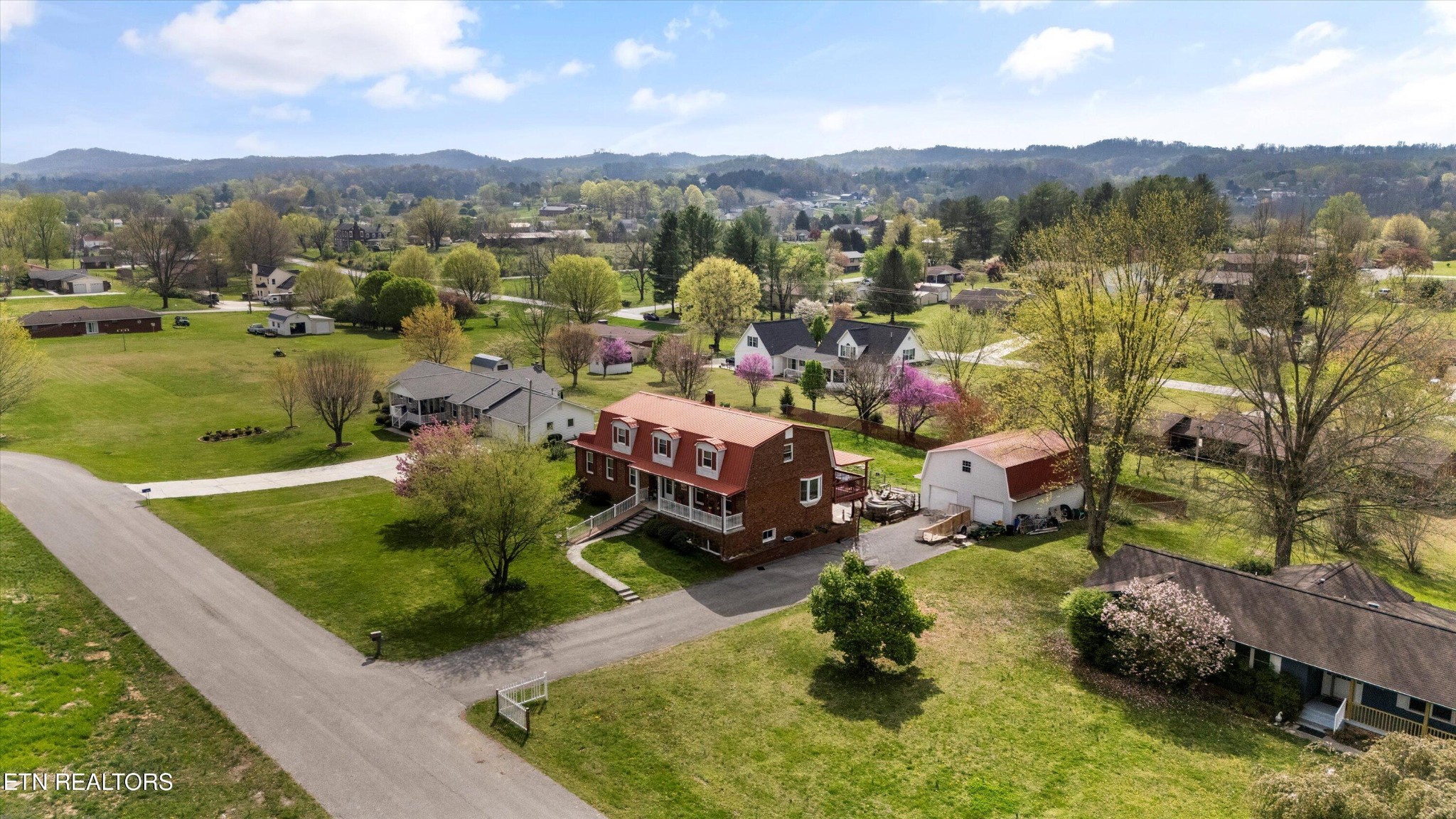 226 Thacker Drive La Follette, TN 37766 - Photo 43 of 51 a view of a lake with a mountain