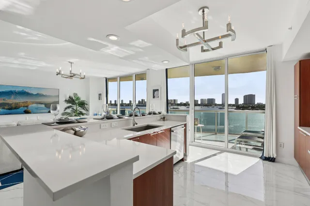 $999,000 | 2640 Lake Shore Drive, Unit 507, Riviera Beach, FL 33404