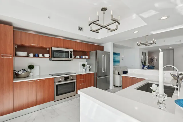 $999,000 | 2640 Lake Shore Drive, Unit 507, Riviera Beach, FL 33404