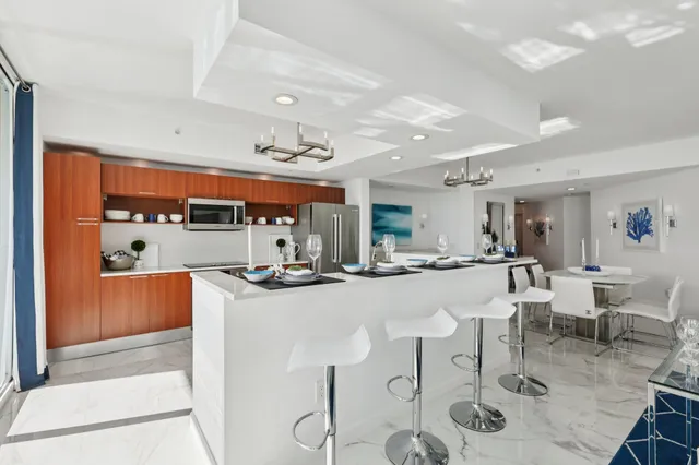 $999,000 | 2640 Lake Shore Drive, Unit 507, Riviera Beach, FL 33404