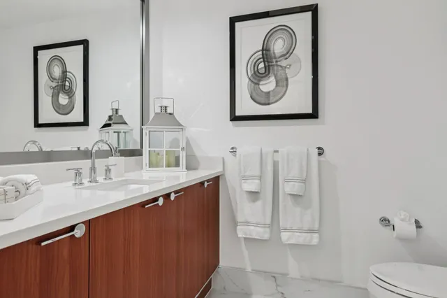 $999,000 | 2640 Lake Shore Drive, Unit 507, Riviera Beach, FL 33404