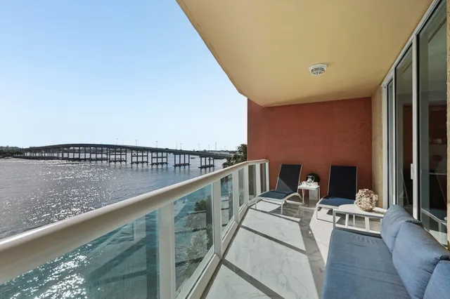 $999,000 | 2640 Lake Shore Drive, Unit 507, Riviera Beach, FL 33404