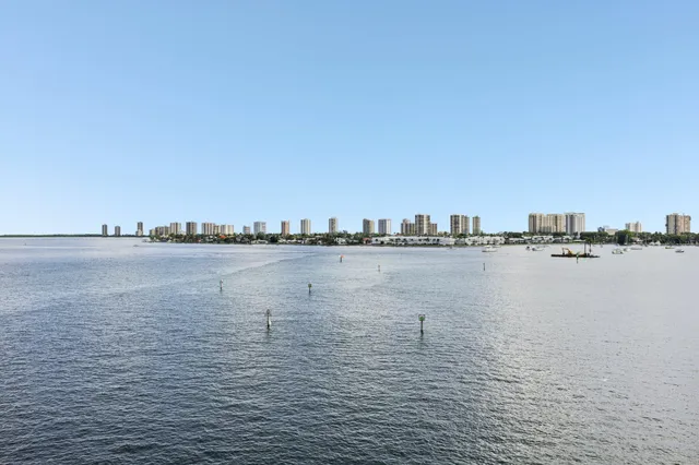 $999,000 | 2640 Lake Shore Drive, Unit 507, Riviera Beach, FL 33404