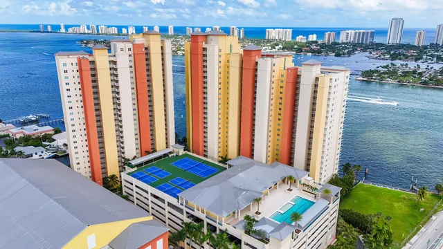 $999,000 | 2640 Lake Shore Drive, Unit 507, Riviera Beach, FL 33404