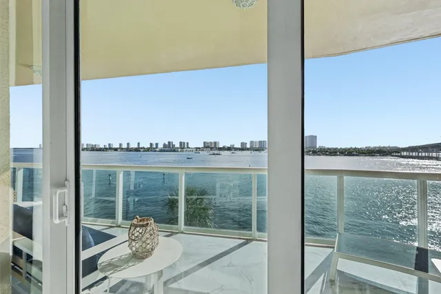 $999,000 | 2640 Lake Shore Drive, Unit 507, Riviera Beach, FL 33404