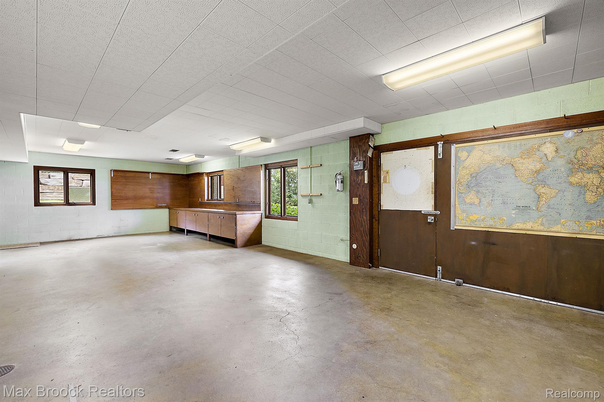 4550 Dow Ridge Road West Bloomfield, MI 48324 - Photo 44 of 46 Gallery Image 44