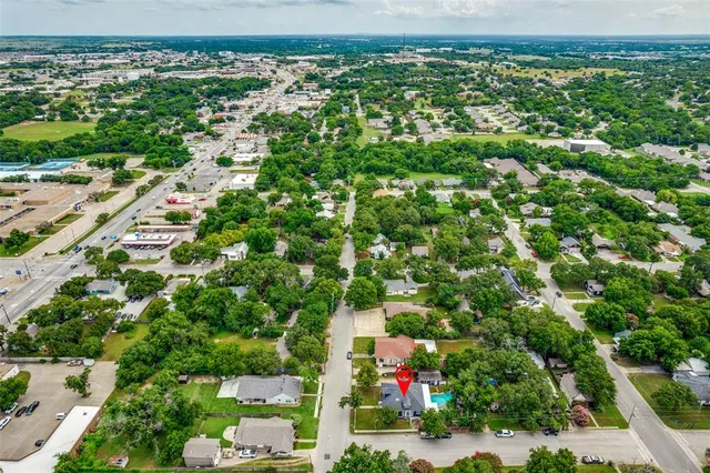 $450,000 | 902 South Waco Street, Weatherford, TX 76086