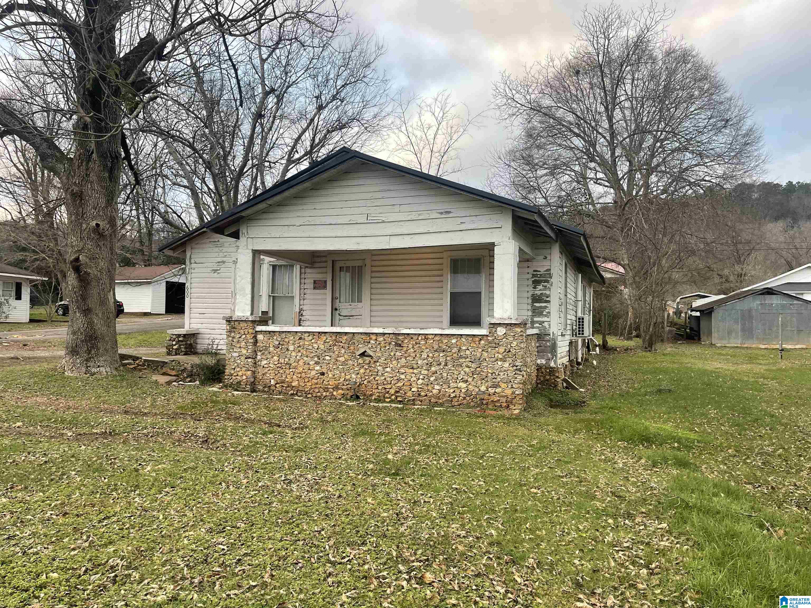 600 4th Avenue East Oneonta, AL 35121 - Photo 2 of 3