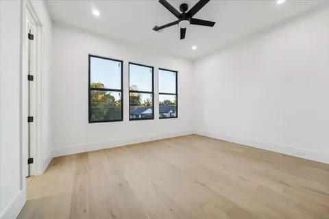$925,000 | 614 Eleanor Street, Houston, TX 77009