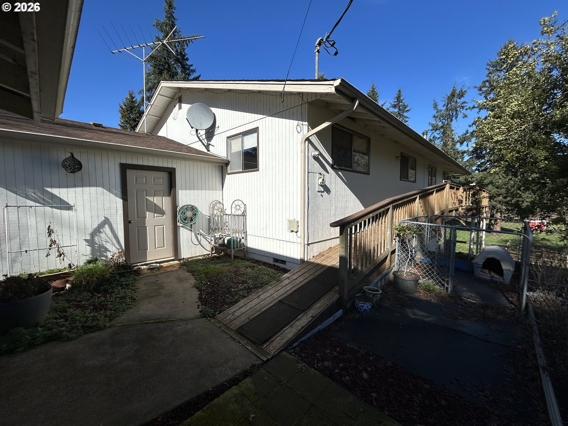 5383 Sunshine Road Roseburg, OR 97470 - Photo 45 of 47 a front view of a house with yard