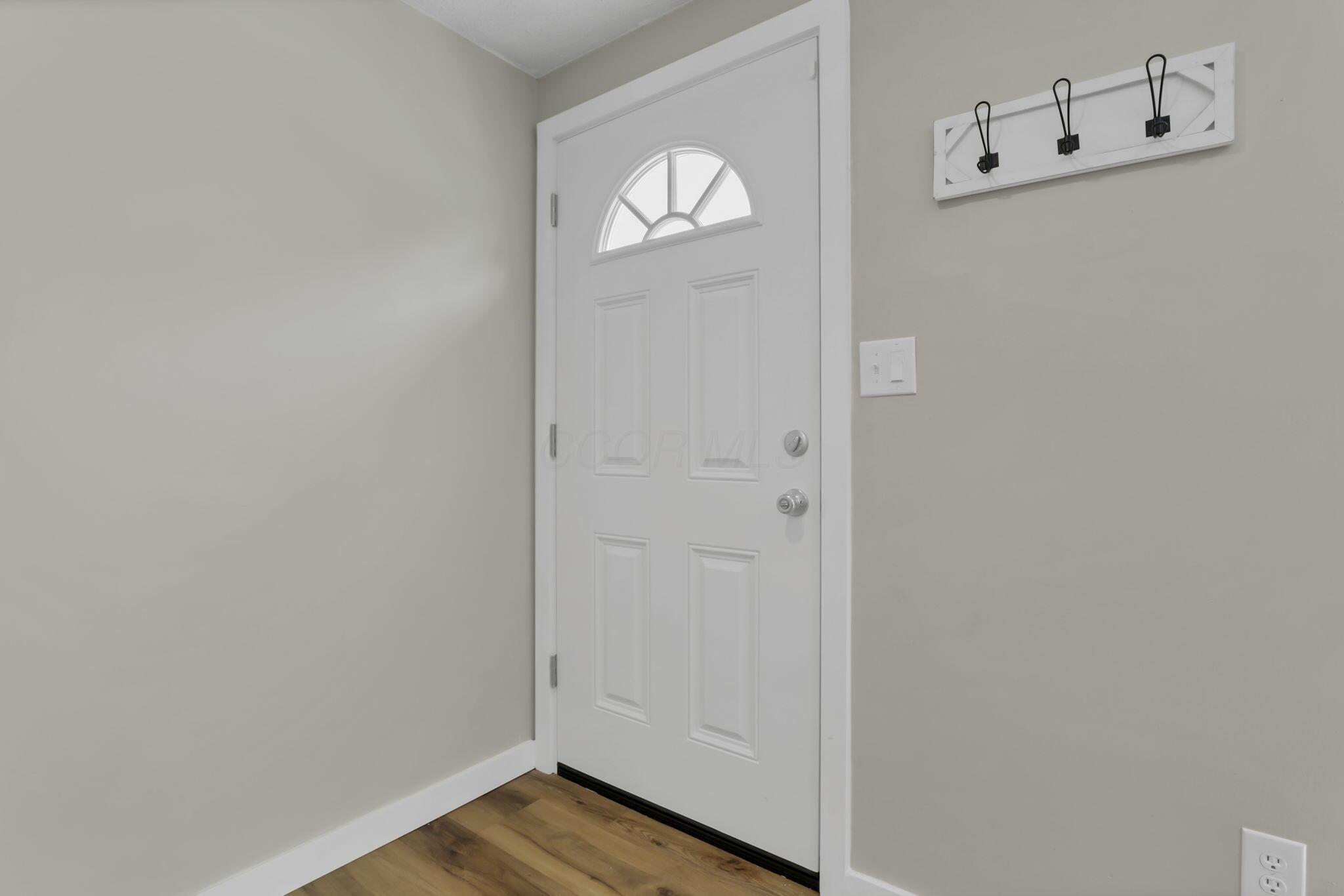 1745 Rivermont Road Columbus, OH 43223 - Photo 8 of 47